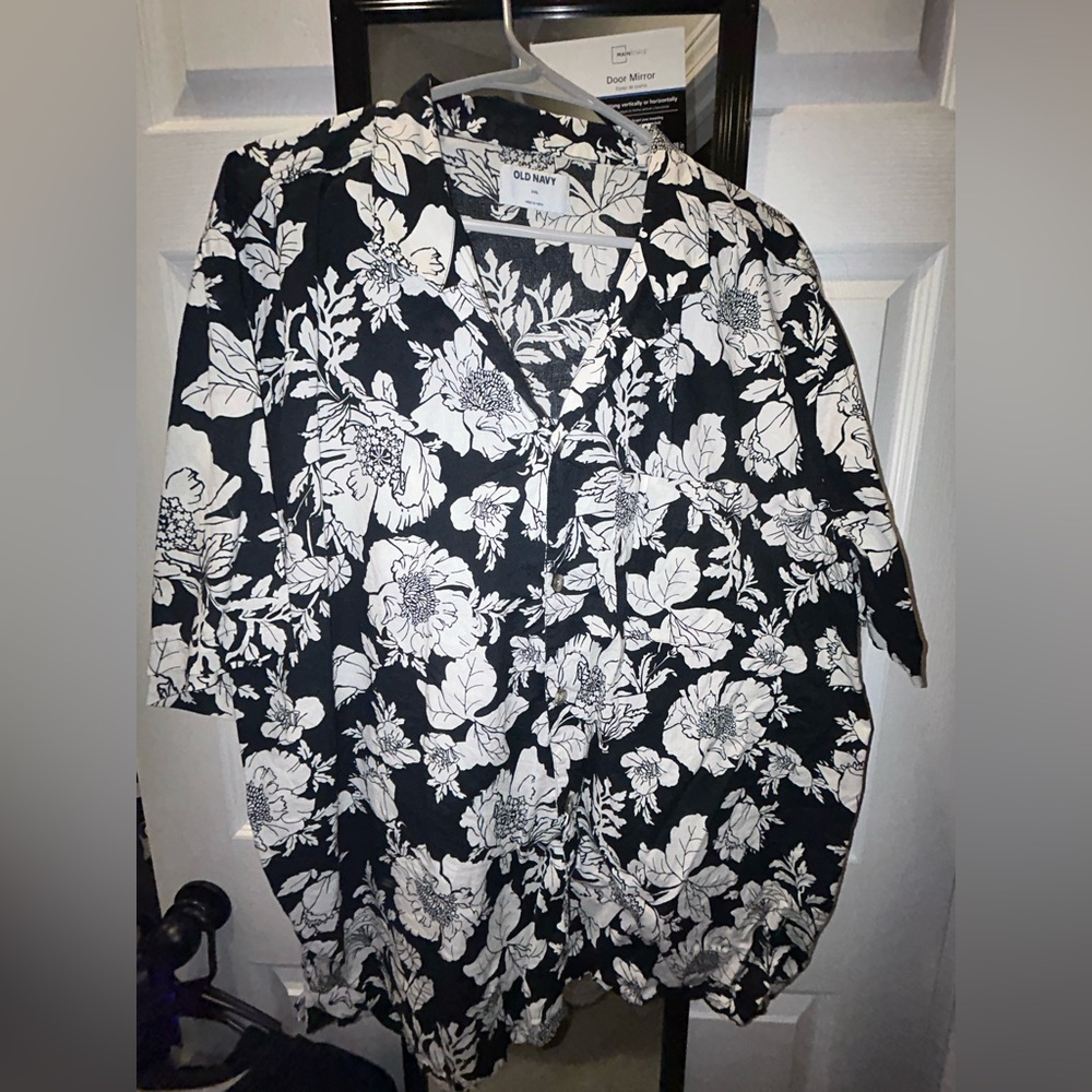 Old Navy Monochrome Floral Top